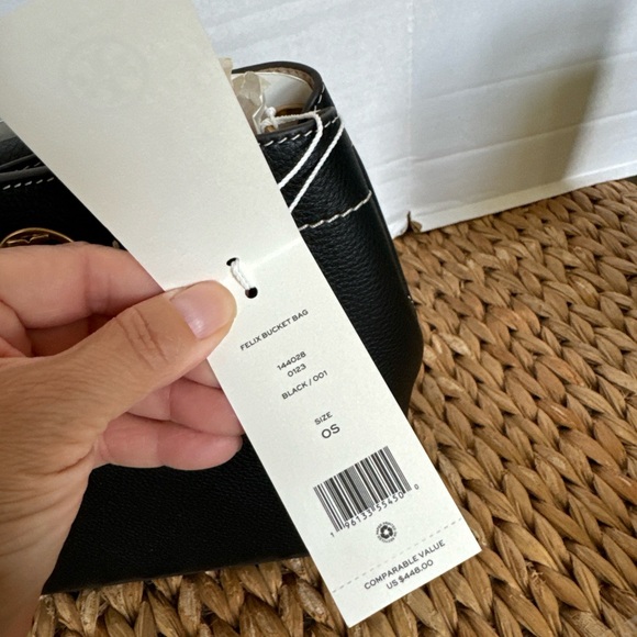 New Tory Burch Felix Bucket Bag Leather Black Crossbody Purse 144028 - Picture 3 of 11